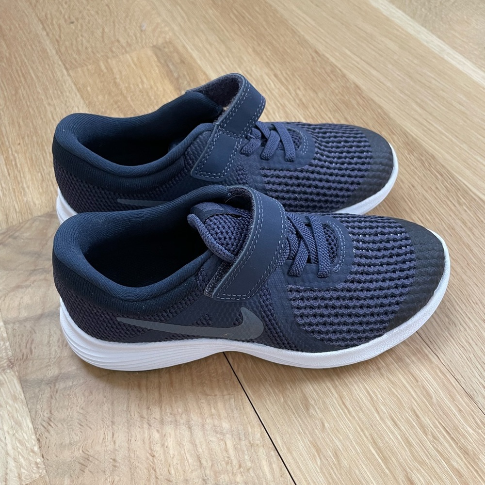 Nike Boys Sneakers Size 12.5